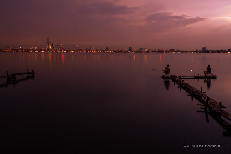 Hoàng hôn hồ Tây