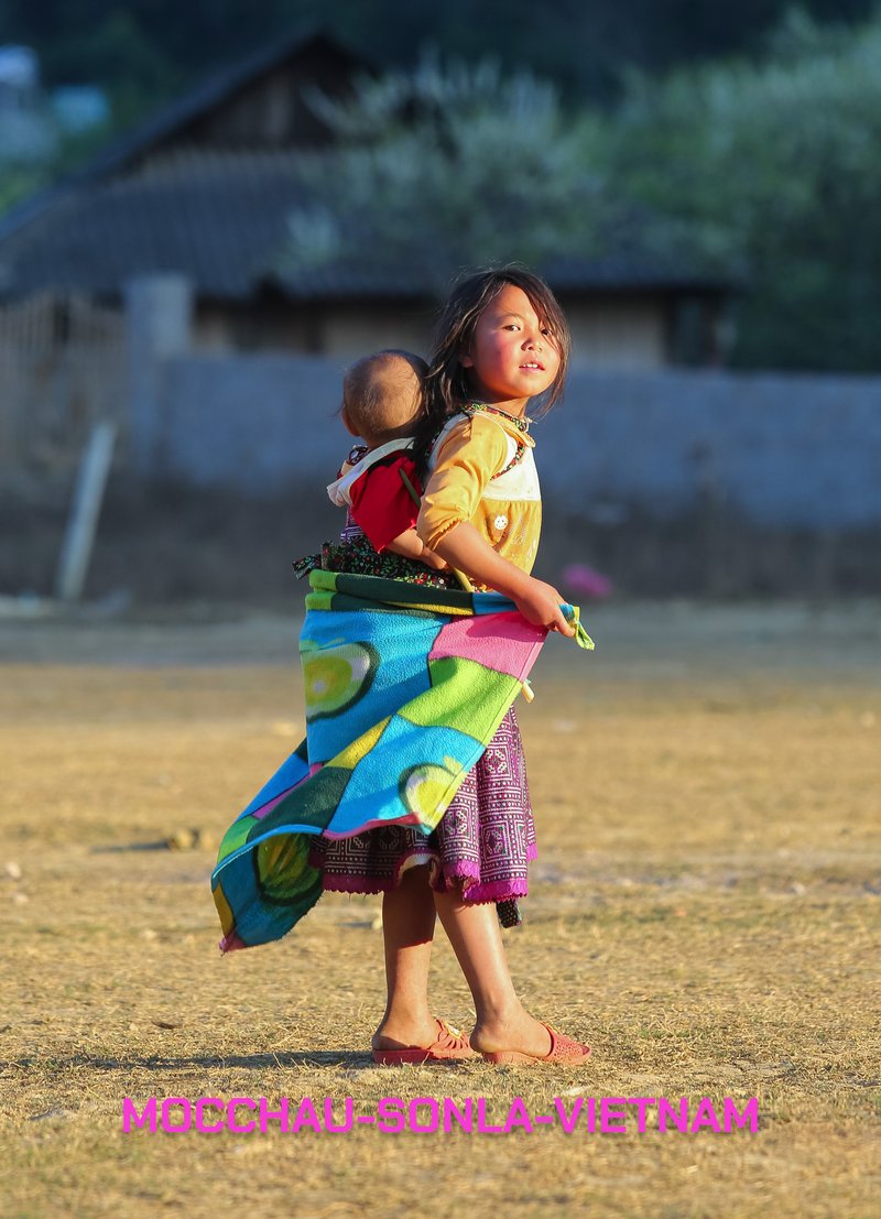 Hai chị em ở Mộc Châu